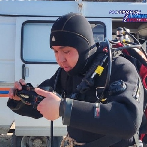 14 и 18 апреля у спасателей Козьмодемьянской аварийно-спасательной группы ГБУ РМЭ "МАСС" прошли занятия по водолазной подготовке и тренировочные погружения на акватории реки Волга