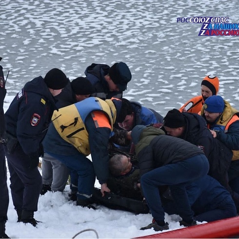 Спасение рыбака, провалившегося под лед на реке Малая Кокшага
