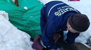 Спасатели Марий Эл оказали помощь женщине, которая травмировала ногу, провалившись в снег