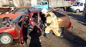 14 октября в Звениговской аварийно-спасательной группе ГБУ РМЭ "МАСС" прошли занятия по специальной и водной подготовке